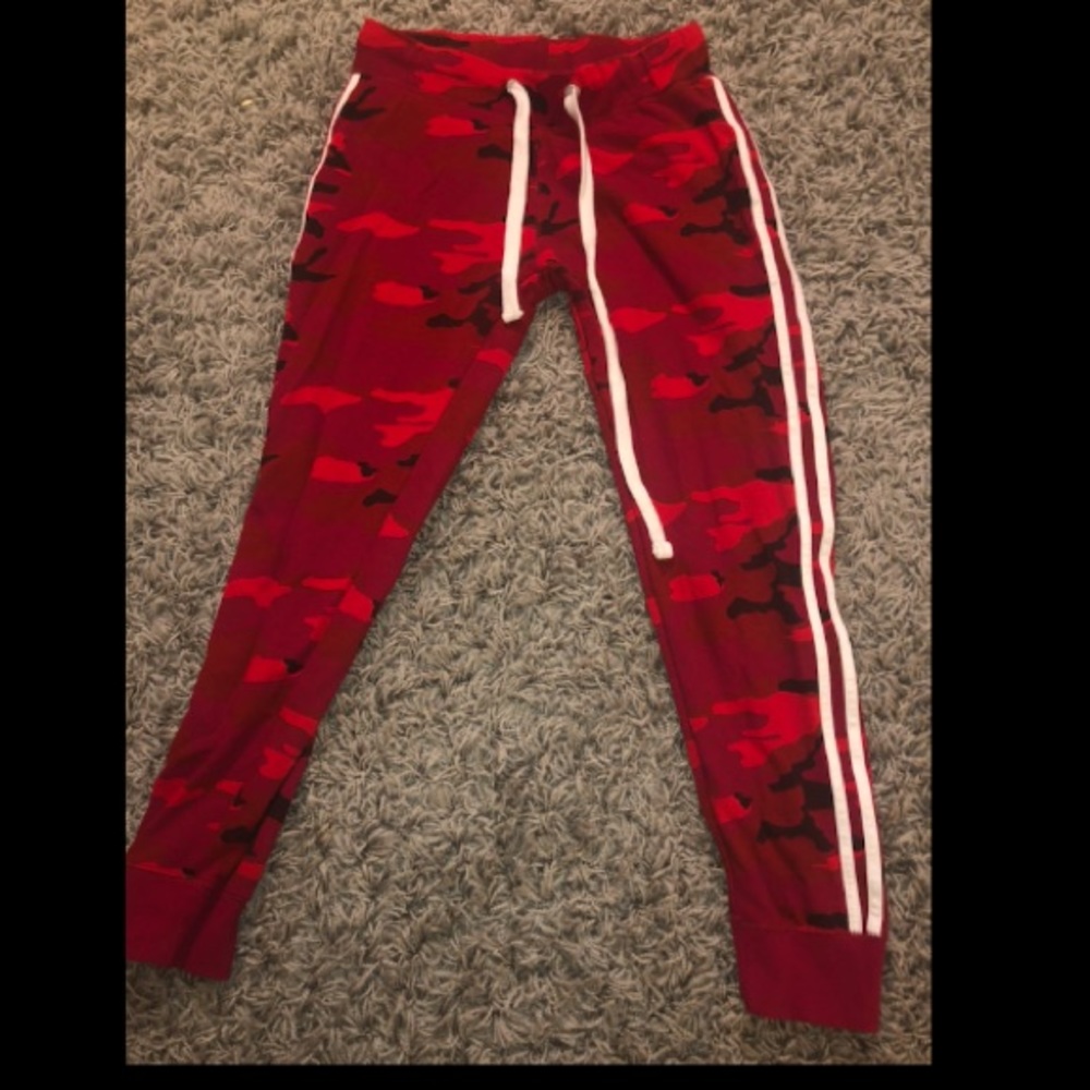 Red camouflage sweat pants